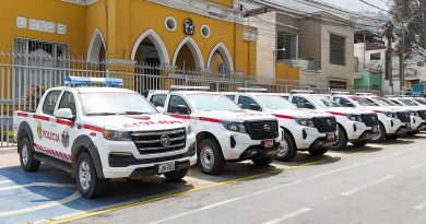 LURIGANCHO CHOSICA REFUERZA SEGURIDAD CON LA ENTREGA DE 10 CAMIONETAS A LA PNP